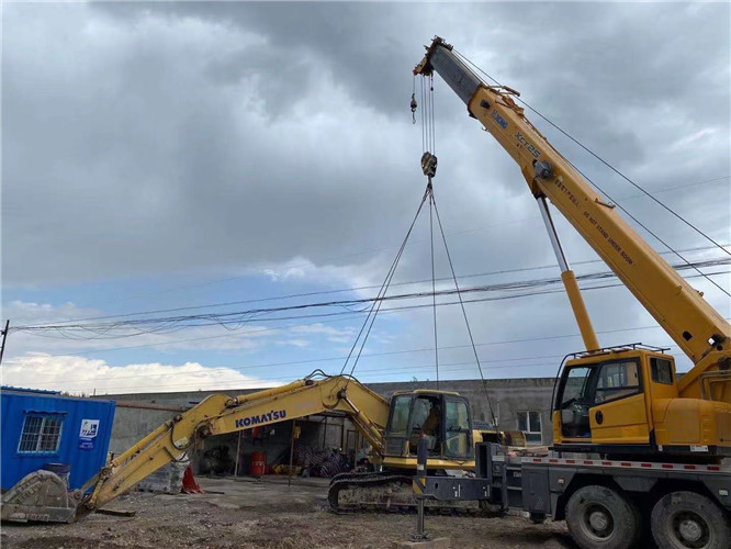 小金县25吨吊车的工作半径是多少？