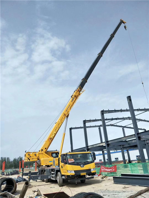 小金县超高层建筑钢结构吊装案例